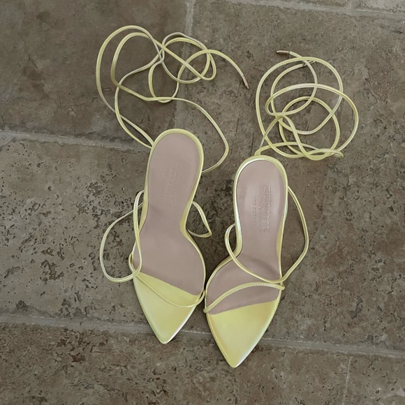 FEMME LA Luce Minimal Heeled Sandal in Sol - Picture 5 of 7